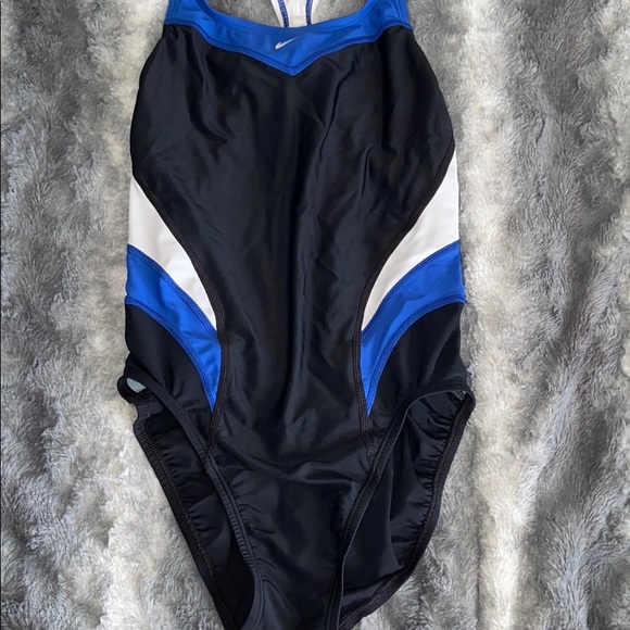 ✨𝙽𝚒𝚔𝚎 𝚂𝚠𝚒𝚖 𝚜𝚞𝚒𝚝✨ - Picture 2 of 5